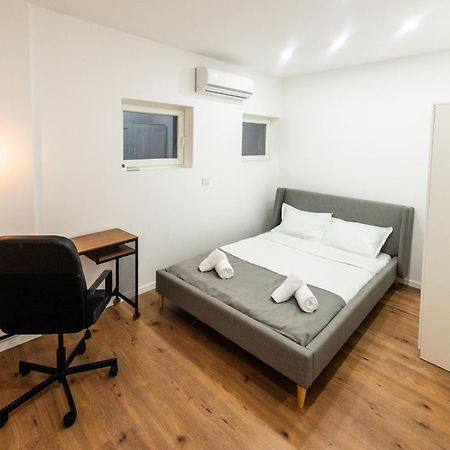 Ultracentral Spacious Apartment 4Br บูคาเรสต์ ภายนอก รูปภาพ