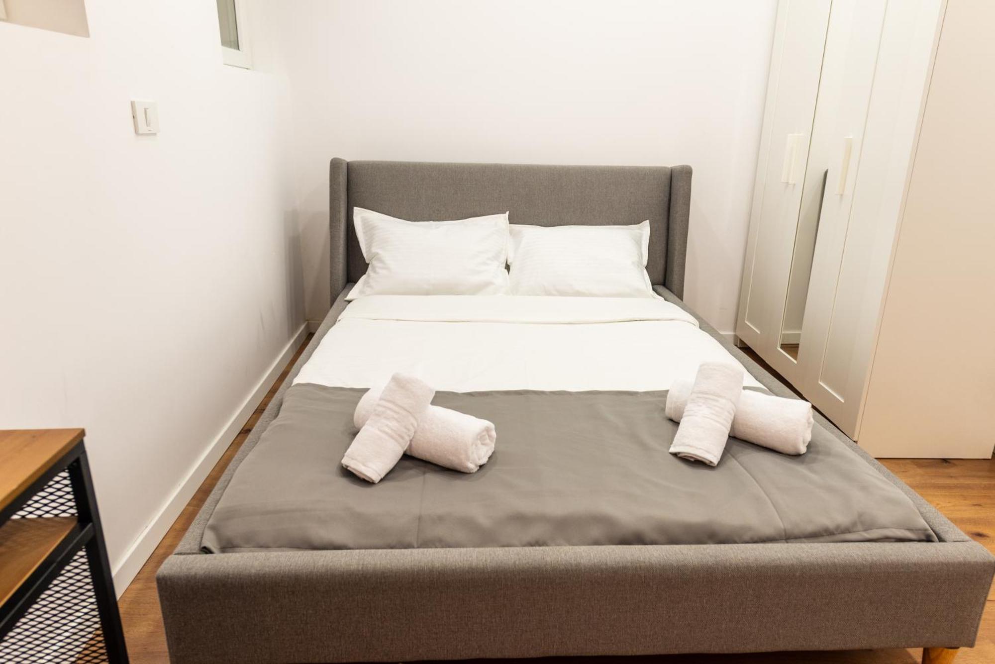 Ultracentral Spacious Apartment 4Br บูคาเรสต์ ภายนอก รูปภาพ