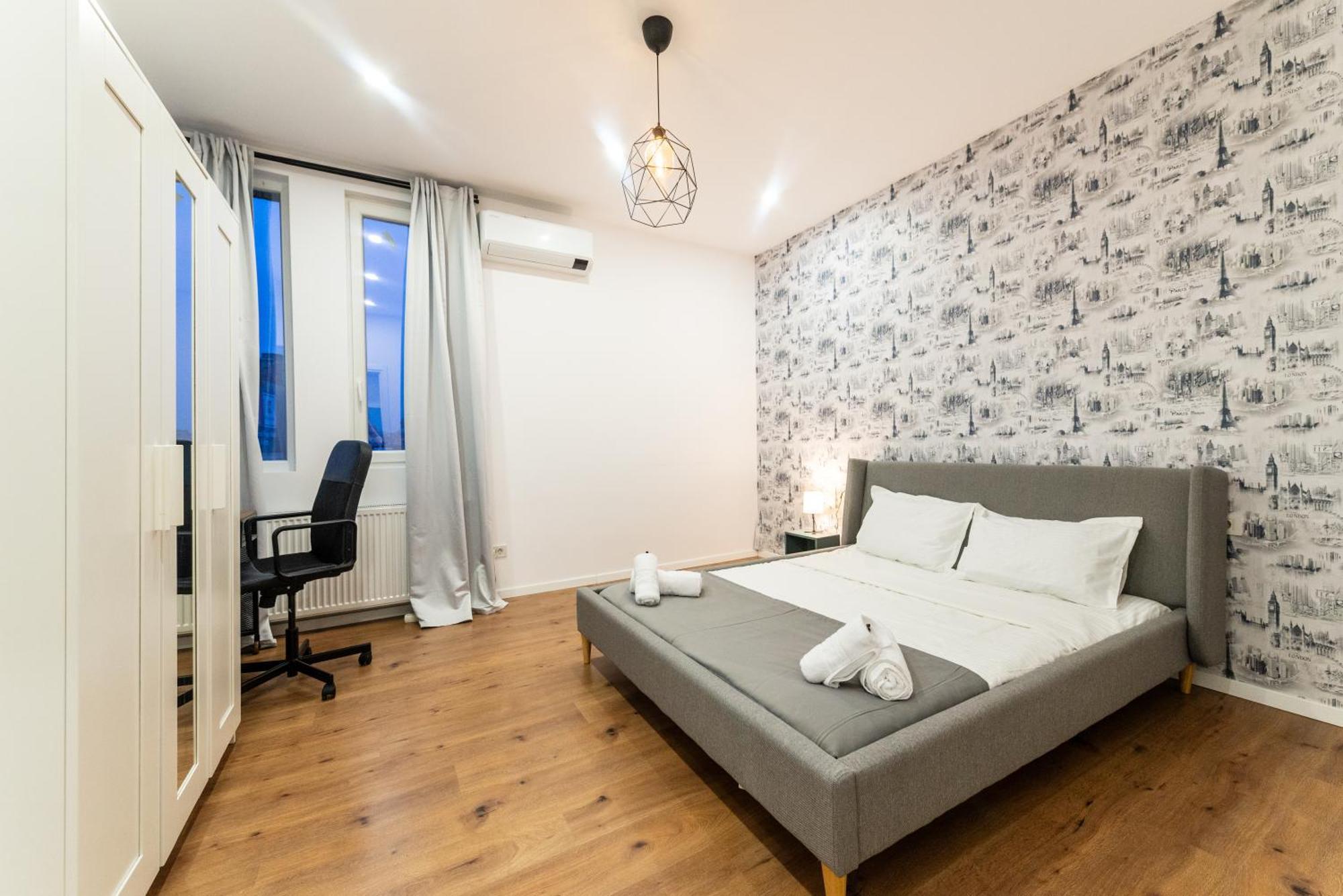Ultracentral Spacious Apartment 4Br บูคาเรสต์ ภายนอก รูปภาพ