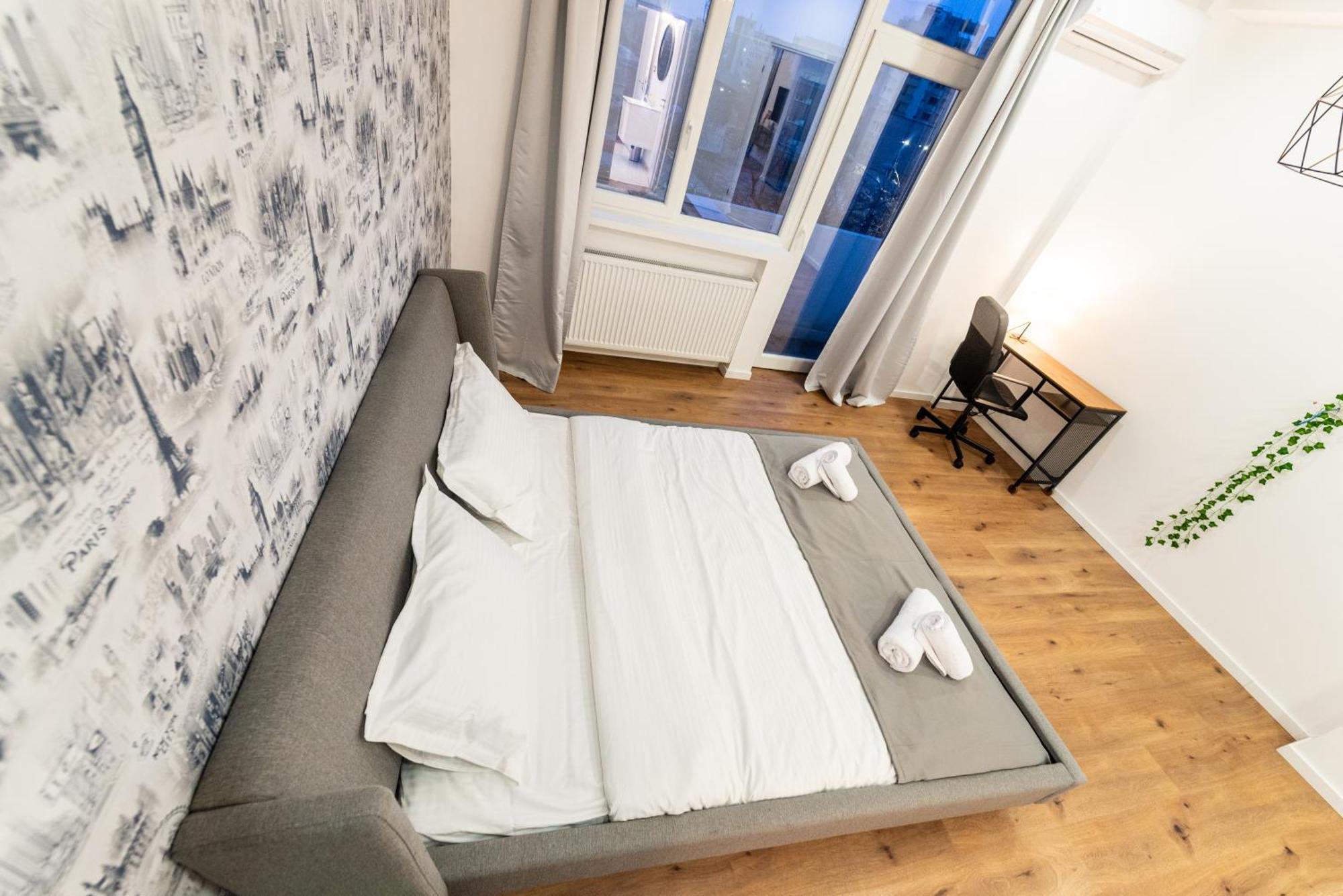 Ultracentral Spacious Apartment 4Br บูคาเรสต์ ภายนอก รูปภาพ