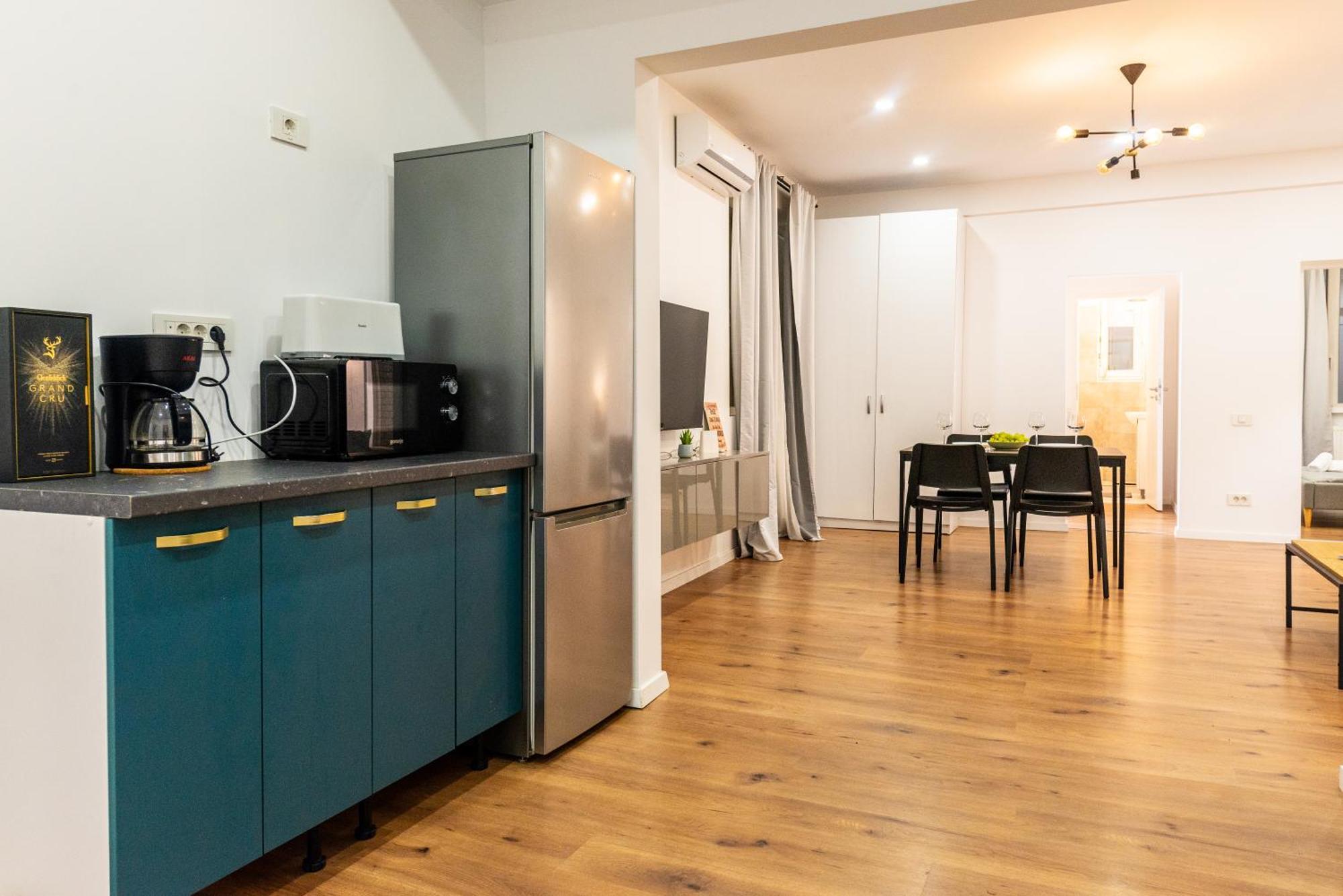 Ultracentral Spacious Apartment 4Br บูคาเรสต์ ภายนอก รูปภาพ