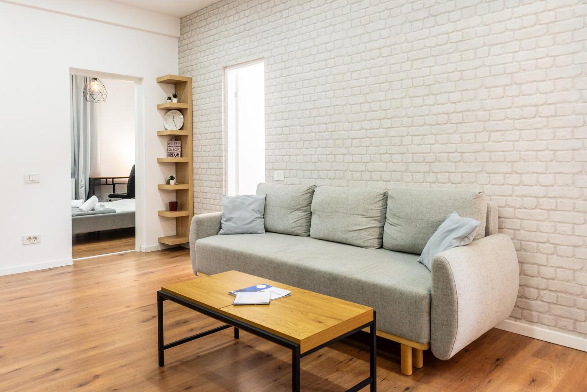 Ultracentral Spacious Apartment 4Br บูคาเรสต์ ภายนอก รูปภาพ