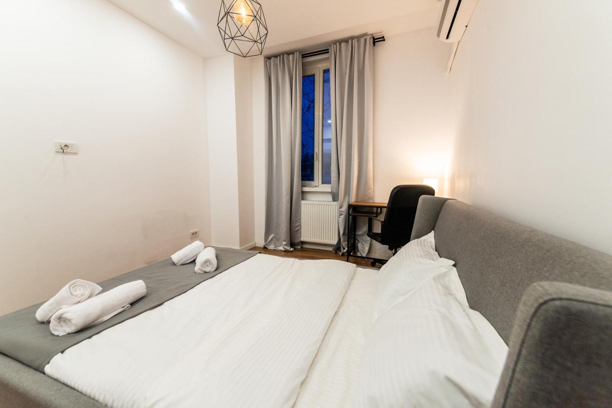 Ultracentral Spacious Apartment 4Br บูคาเรสต์ ภายนอก รูปภาพ
