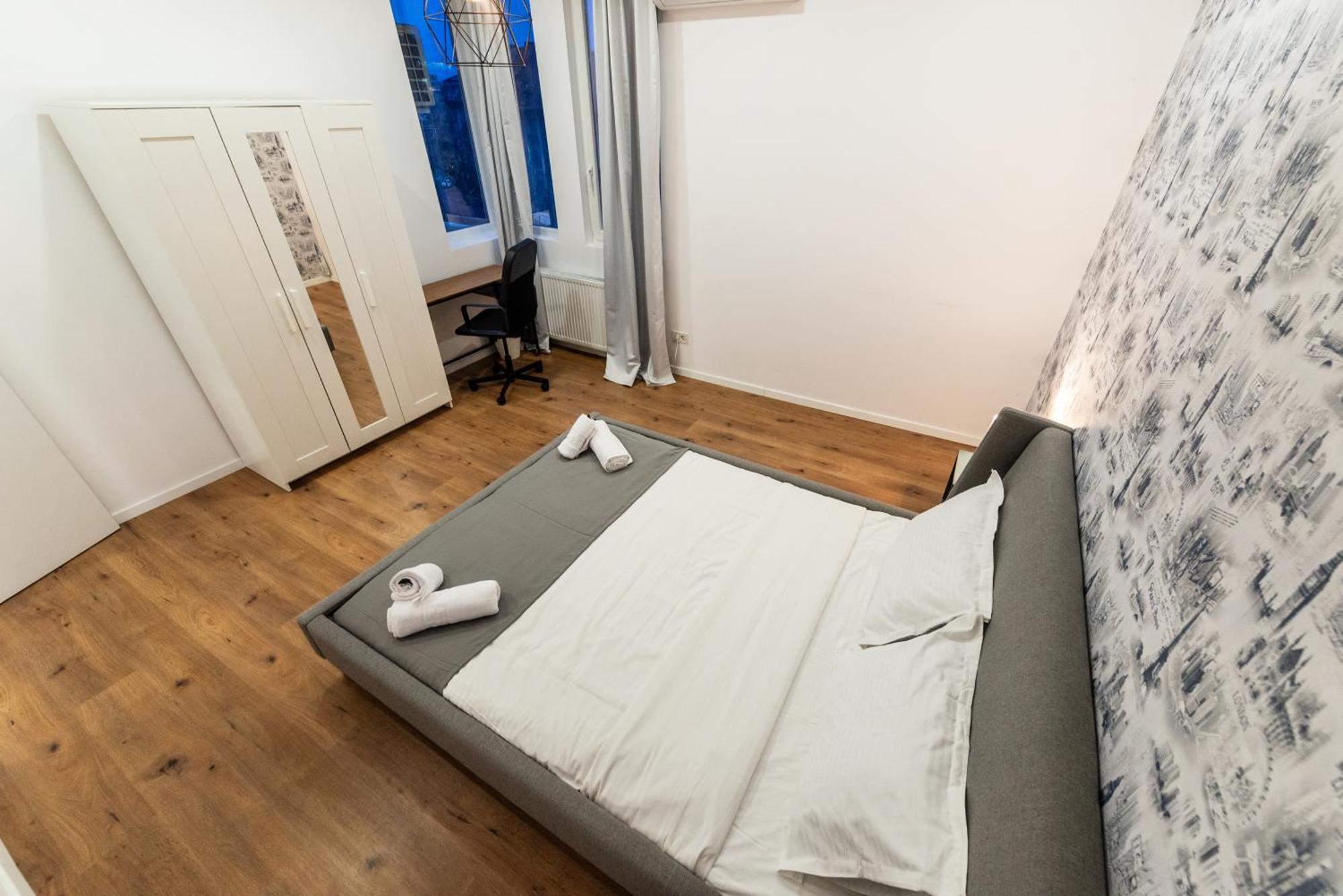Ultracentral Spacious Apartment 4Br บูคาเรสต์ ภายนอก รูปภาพ