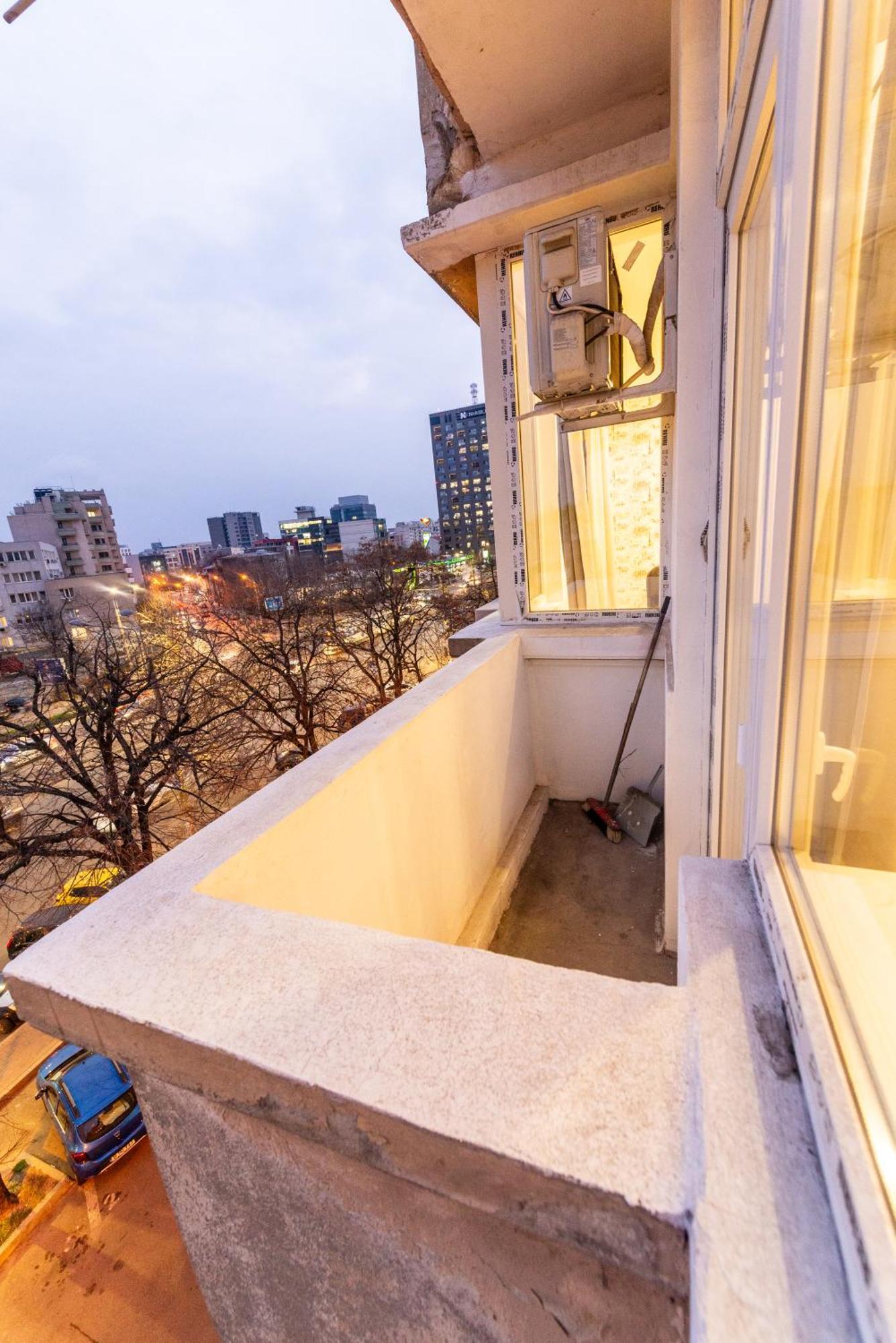 Ultracentral Spacious Apartment 4Br บูคาเรสต์ ภายนอก รูปภาพ